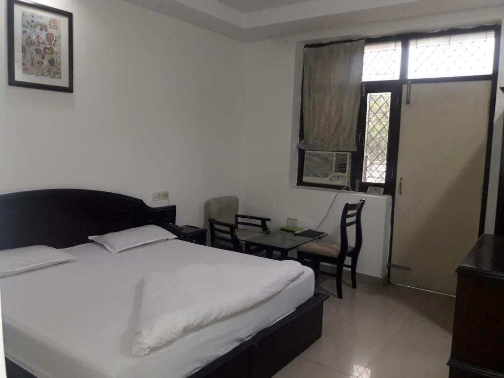 Hotel Vindhwashni Haldwāni Esterno foto